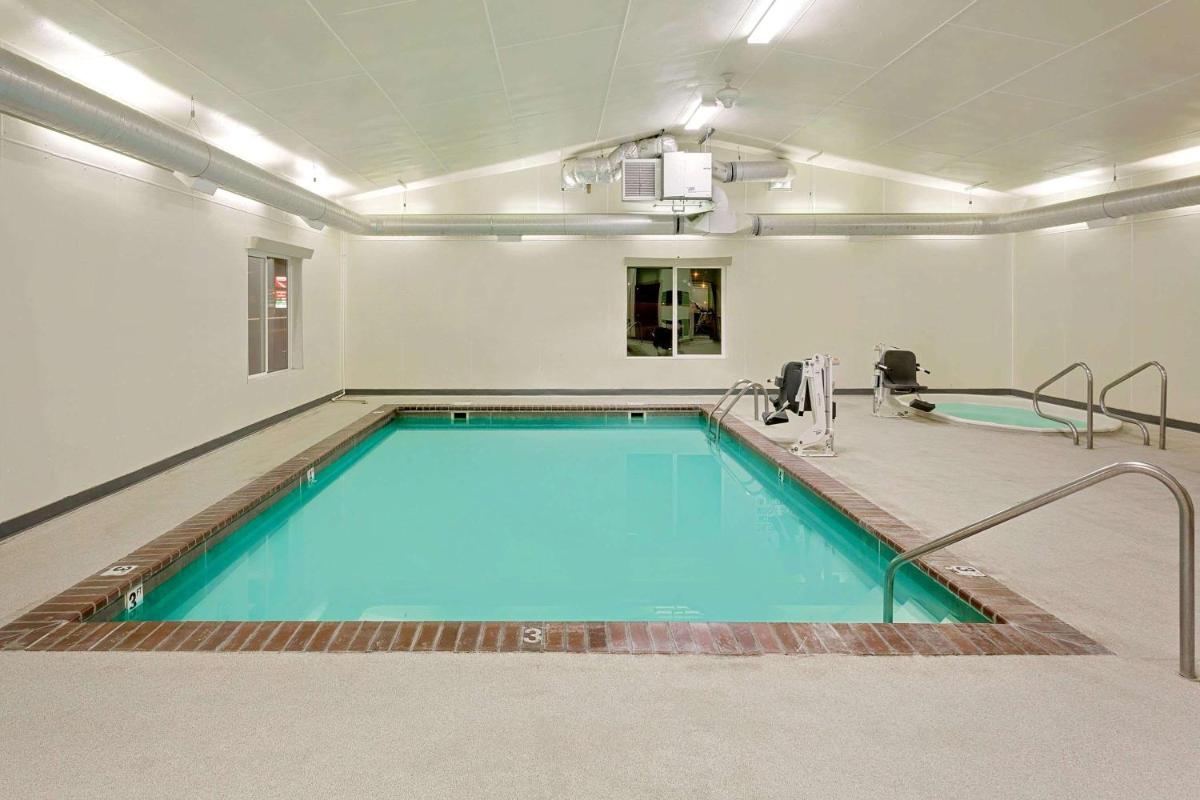 Popular attractions Area Nearby Property